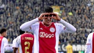 Edson Álvarez festejando un gol con el Ajax