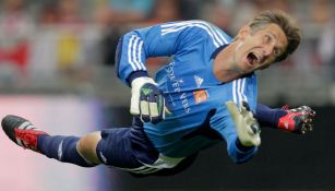 Edwin van der Sar deja el puesto en el Ajax