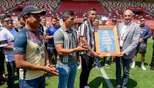 Real Sporting de Gijón recibió a la tripulación del buque mexicano Cuauhtémoc.