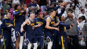 Jugadores de los Nuggets de Denver celebrando en Finales NBA