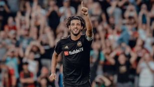 Carlos Vela celebrando un gol con LAFC