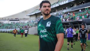 Henry Martín en entrenamiento con el Tri