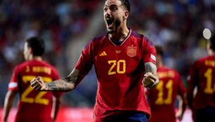 Joselu celebra un gol con la Selección de España