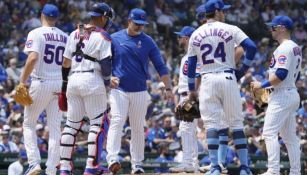 Reunión de los Chicago Cubs en el montículo 