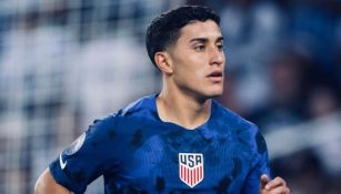 Alex Zendejas con el jersey de Estados Unidos