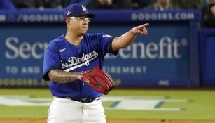 Julio Urías jugando con los Dodgers 