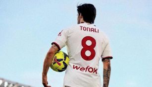 Newcastle United anuncia la contratación del italiano Sandro Tonali