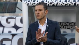 Jimmy Lozano dirigiendo a la Selección Mexicana 