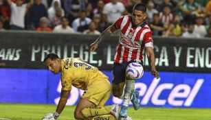 Victor Guzmán en el encuentro ante León