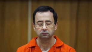 Larry Nassar, médico deportivo condenado por abuso, fue apuñalado en prisión