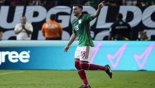 Luis Chávez anota golazo de tiro libre ante Jamaica en la Copa Oro