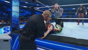 Rey sufrió una aparatosa lesión en SmackDown ante Santos Escobar