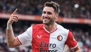 El delantero mexicano podría salir del Feyenoord