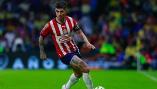 Víctor Guzmán, mediocampista de las Chivas