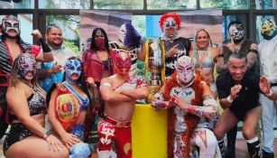 Luchadores de la AAA previo a la peregrinación