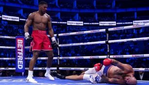 Anthony Joshua vence por KO a Robert Helenius con tremendo derechazo