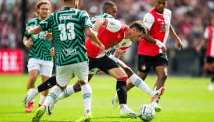 Santi Giménez en el juego ante Fortuna