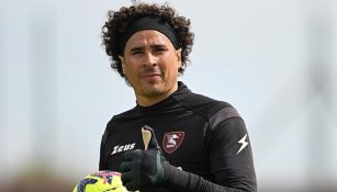 Ochoa entrenando con el Salernitana