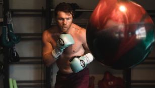 Álvarez durante su entrenamiento de box 