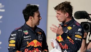 Pérez junto a Max Verstappen