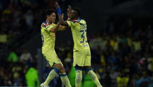 Julián Quiñones celebrando su gol 