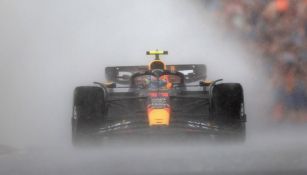 Pérez en su RB19 en el Gran Premio de Países Bajos