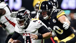 TJ Watt durante el encuentro ante Falcons