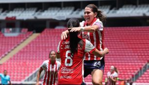 Alicia Cervantes en festejo tras su gol 