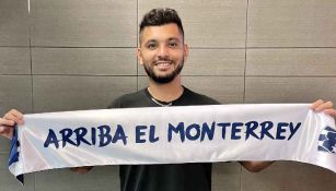 Tecatito Corona llegó a México y le mandó un mensaje a Rayados: 'Esta es mi casa'