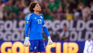 Memo Ochoa ya llegó a México y reportará con el Tri en las próximas horas