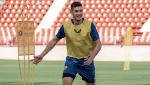 César Montes entrenando con el Almería