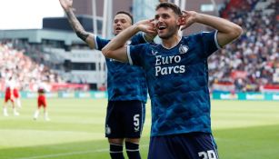 Santi Giménez en celebración de gol con Feyenoord