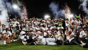 Pericos de Puebla celebrando el triunfo 