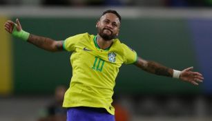 Neymar batió récord de Pelé para convertirse en el goleador histórico de Brasil 