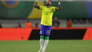 Neymar batió récord de Pelé para convertirse en el goleador histórico de Brasil 