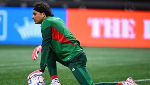 Ochoa durante el calentamiento de la Selección