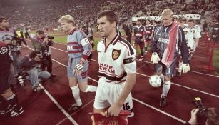 Roy Keane y Oliver Khan en un enfrentamiento previo entre estos equipos