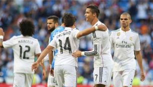 Hernández festejando junto a Cristiano Ronaldo