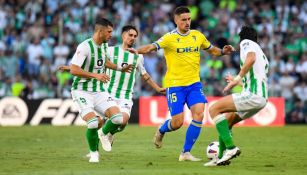 Betis empató por la mínima ante Cádiz