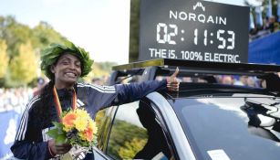 ¡Nuevo récord! Tigist Assefa marcó el mejor tiempo de una mujer en la historia del maratón