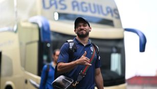 América y Pumas son recibidos con cánticos y bengalas en el Estadio Azteca