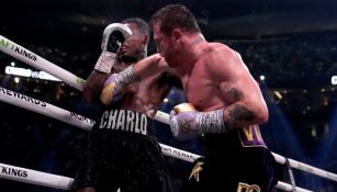 Óscar de la Hoya 'tachó' de aburrida la pelea entre Canelo Álvarez y Jermell Charlo