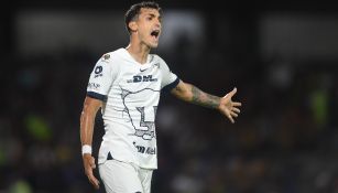 Dinenno, a dos goles de entrar entre los máximos anotadores de Pumas