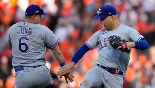 Los Texas Rangers sorprendieron a los Baltimore Orioles en el inicio de la serie divisional