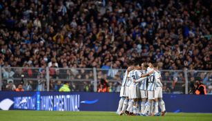  Argentina vence a Paraguay en el Estadio Monumental con Messi de suplente