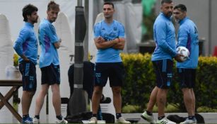 Scaloni y su cuerpo técnico 