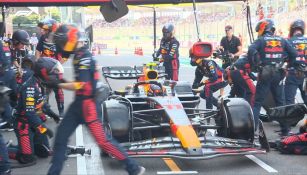 Checo acudió a los pits 