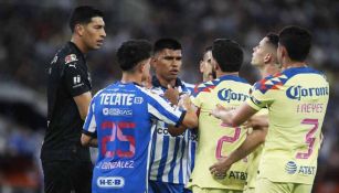 Jugadores confrontaron a Gallardo tras la lesión de Rodríguez