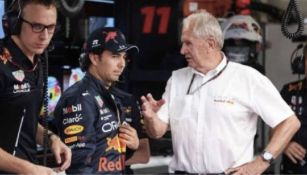 Checo junto a Helmut Marko