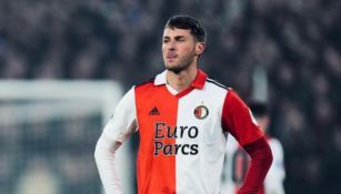 Santiago Giménez no saldrá del Feyenoord en el mercado de invierno, afirma Dennis te Kloese